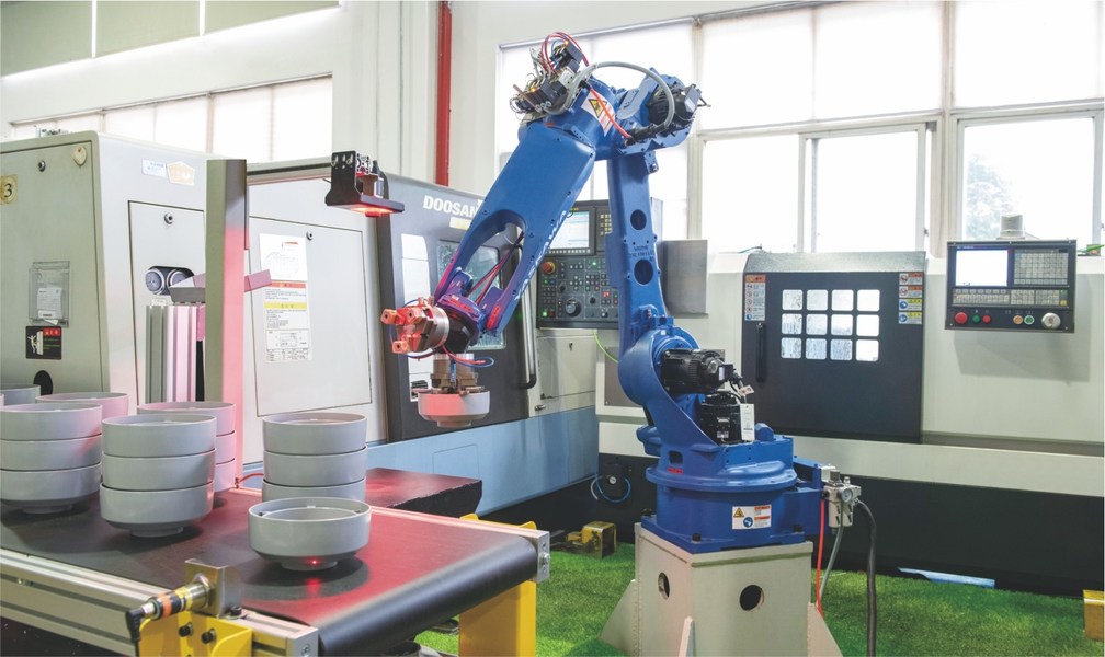 Warom Technology Incorporated Company manufacturer production line