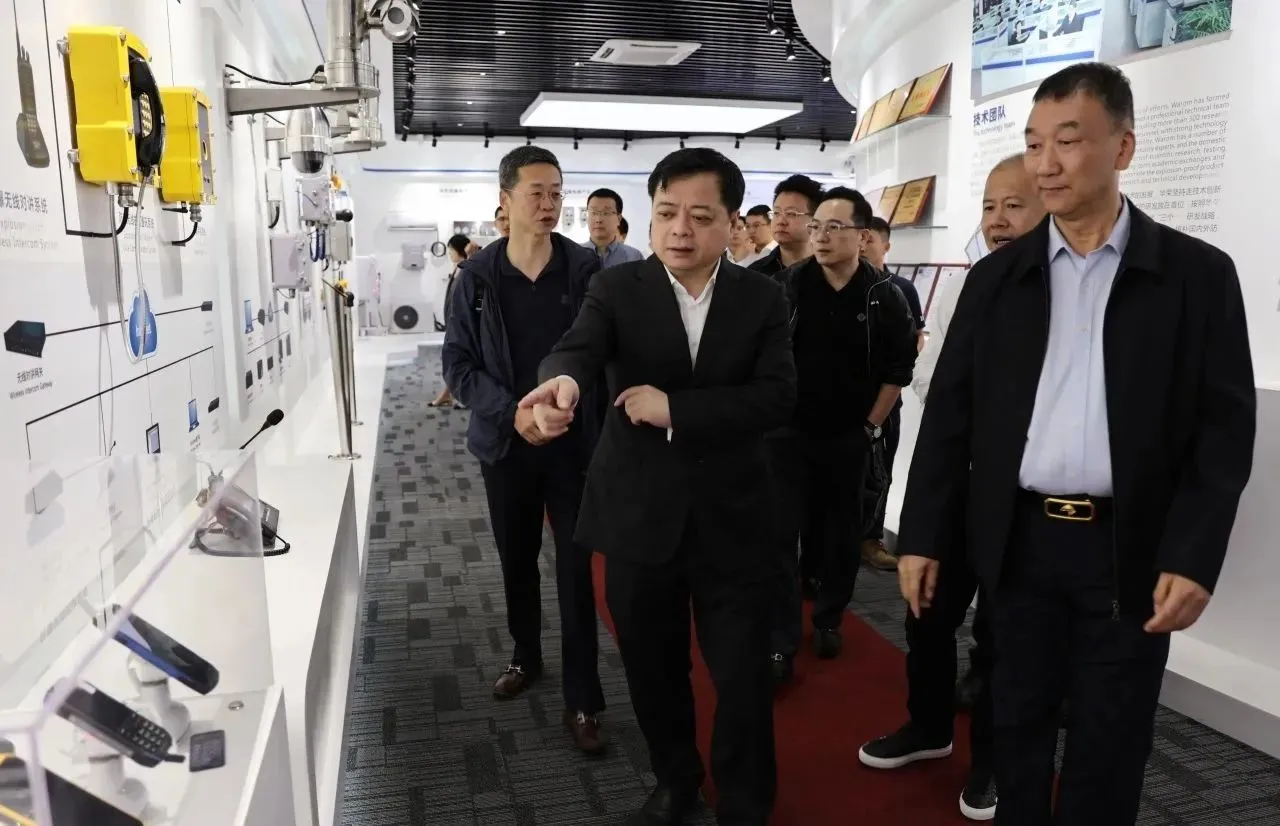 Chint Group Başkanı Nan Cunhui ve Heyetinin Warom’u İnceleme ve Değişim için Ziyaretiyle ilgili en son şirket haberleri 2